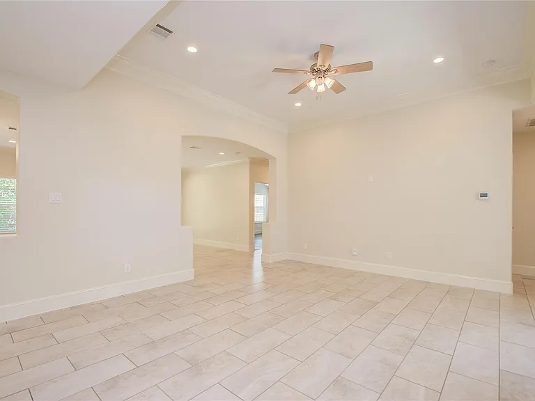 10572 Twin Oak Dr — Photo 8
