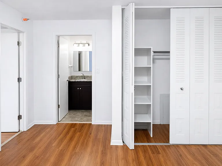 The Denn Apartments — Photo 10