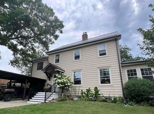 906 N Main St, Elkader, IA 52043