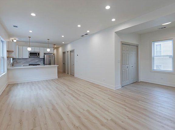 2nd image of 1808 N Karlov Ave #2