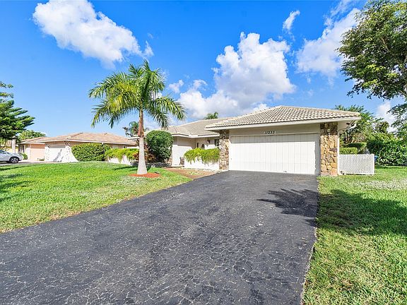 3rd image of 11233 NW 20th Drive