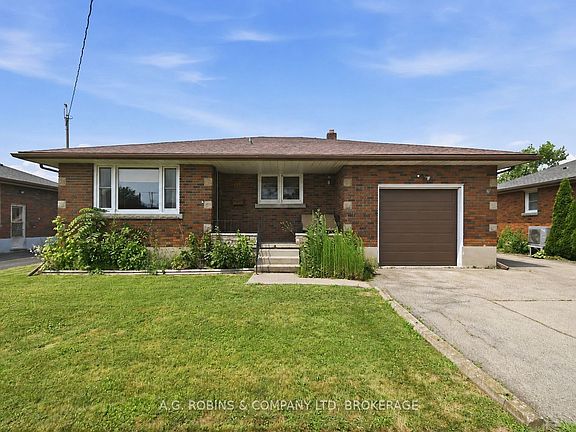 3rd image of 140 Classic Ave