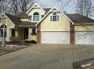 411 Glen Eagle Ct, Dakota Dunes, SD 57049