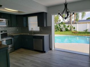 8200 Penwood Dr, Port Richey, FL 34668