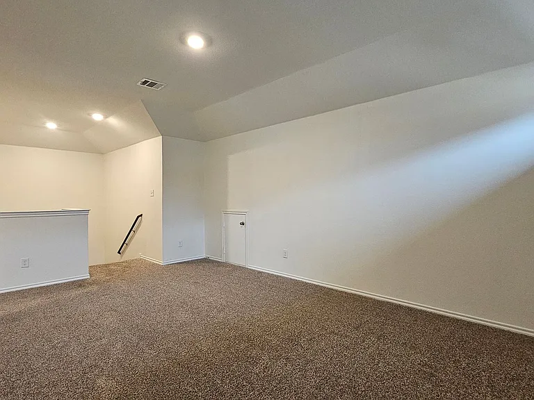 813 Fueller Dr — Photo 30