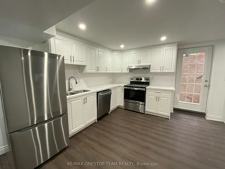 1410 Winterbourne Dr #LOWER — Photo 5