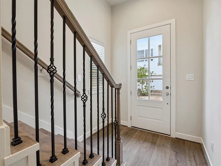 6304 Brighton Oaks Ln — Photo 3