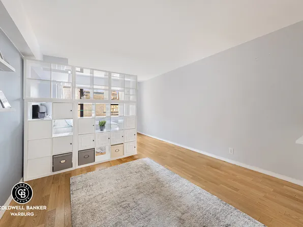 7 East 14th Street 1625 image 2 of 11