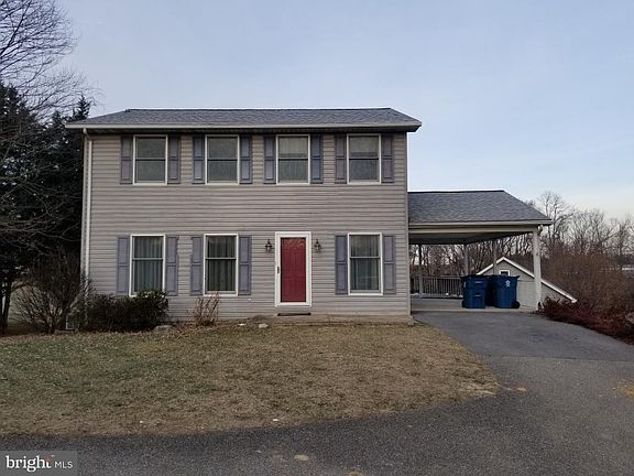 2nd image of 9816 Wandering Ln