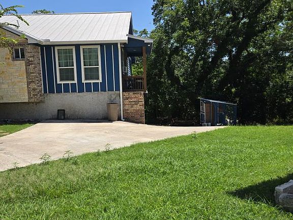 2nd image of 623 Creek Dr