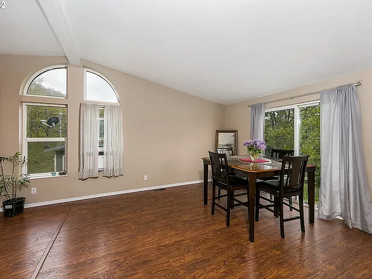 1150 Huskey Rd — Photo 6