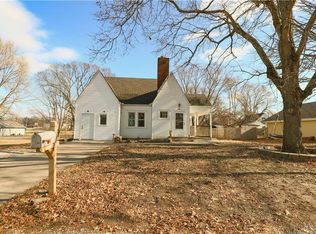 21 S Central St, Buckner, MO 64016