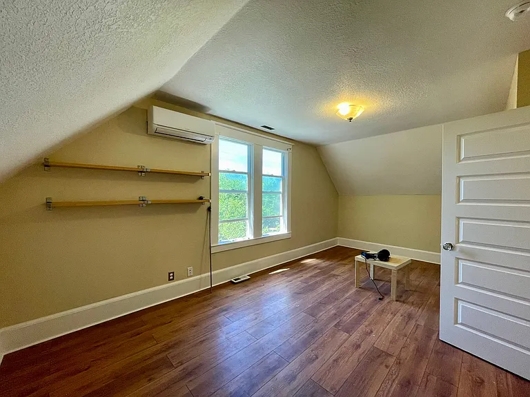 121 NE Mason St — Photo 16