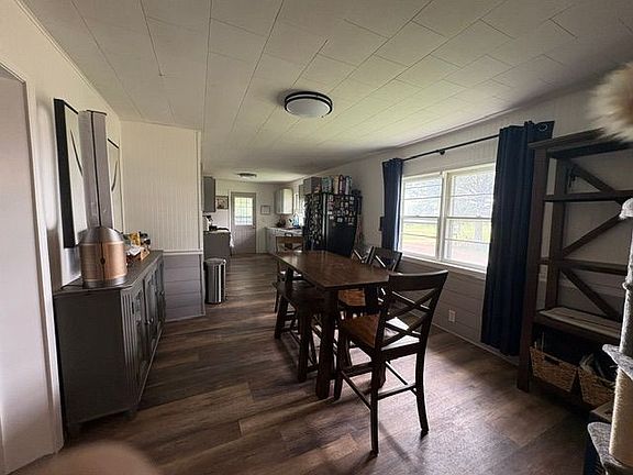 4th image of 302 Meyers St