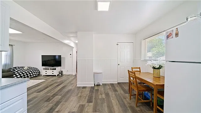 4 bed, 1800 sqft, $2,395 — Photo 2