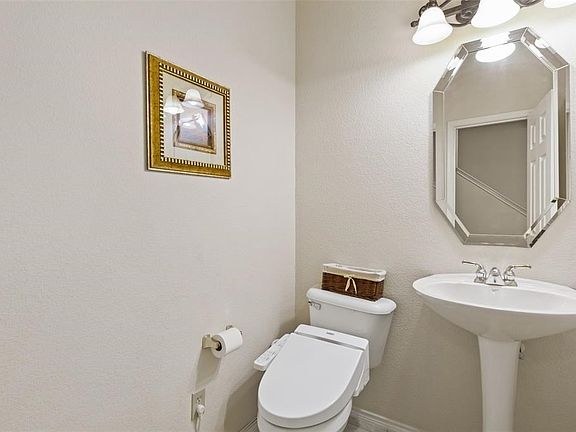 2nd image of 2421 Dalhart Trl