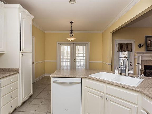 4th image of 3427 Brighton Blvd NW