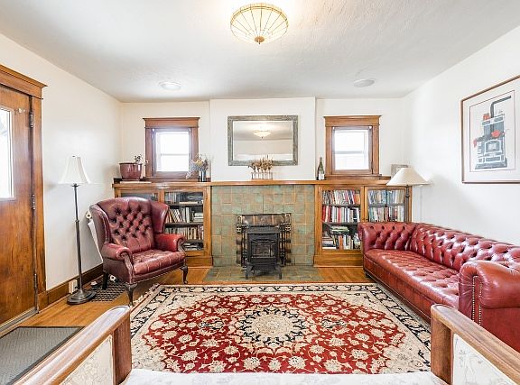 3rd image of 265 E Hubbard Ave #1