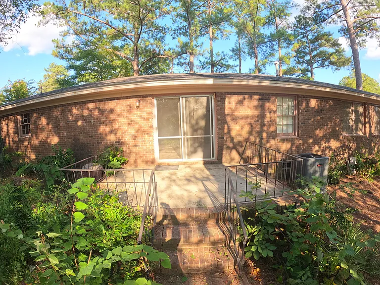 207 Deerwood Cir — Photo 15