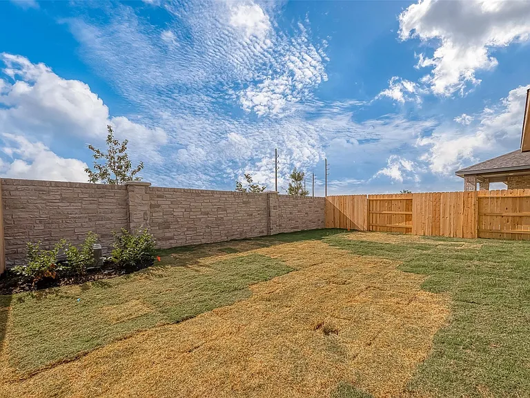 8710 Limmen Terrace Trl — Photo 37