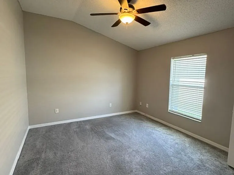 1483 Hemingway Blvd — Photo 24