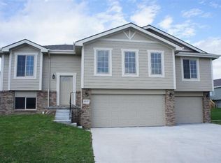 6615 N 12th St, Lincoln, NE 68521