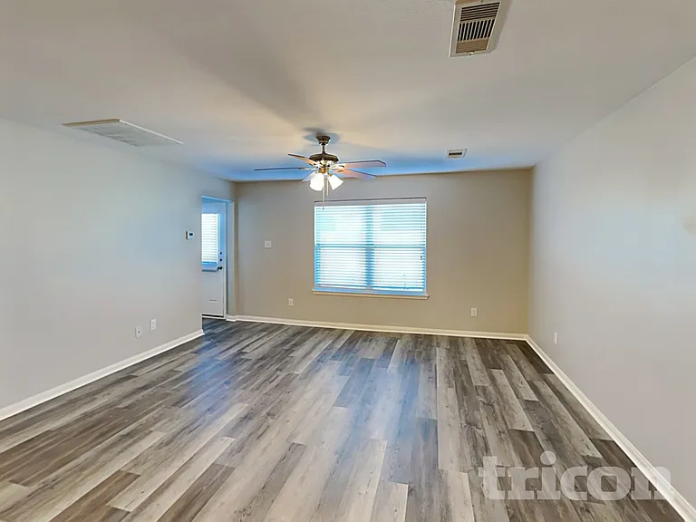 7918 Distant Harbor Rd — Photo 2