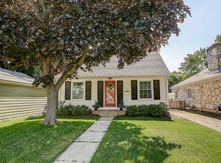 4784 N Diversey Blvd, Whitefish Bay, WI 53211