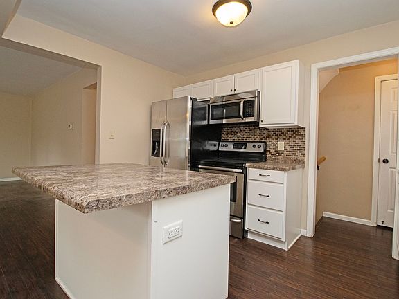 4th image of 151 31st Ave N
