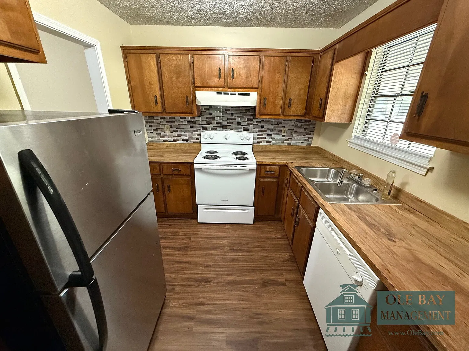2 bed, 1.5 bath, $850 — Photo 3