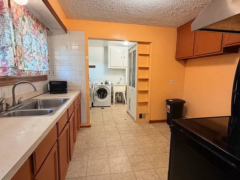 3340 Morrissey Ave — Photo 12
