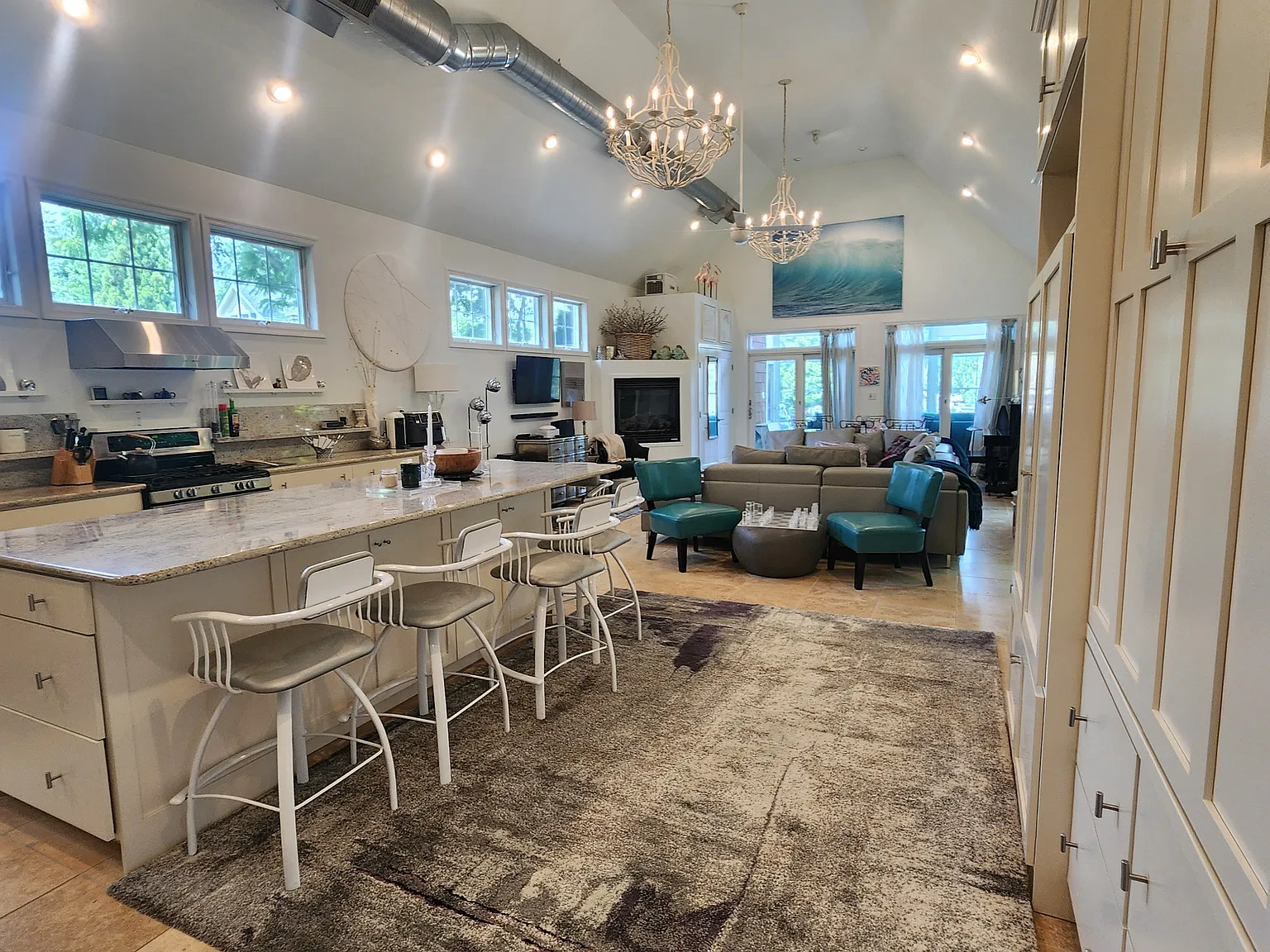 2 bed, 1500 sqft, $2,700 — Photo 2