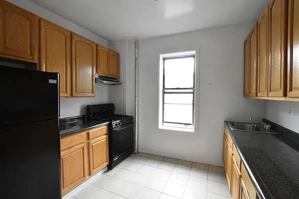 Rented by Clove Realty LLC | media 12