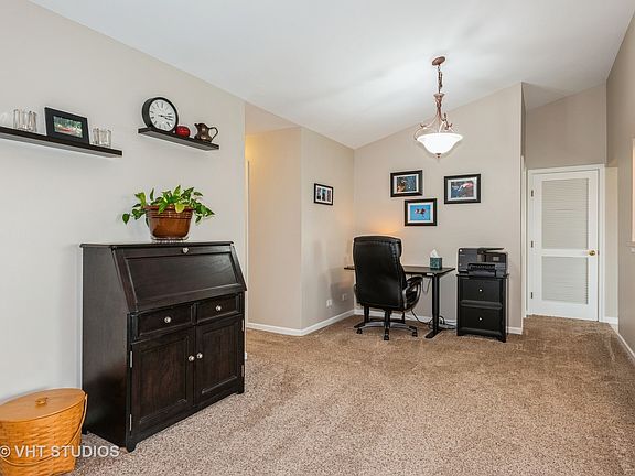 5th image of 12 Hoover Ct #B