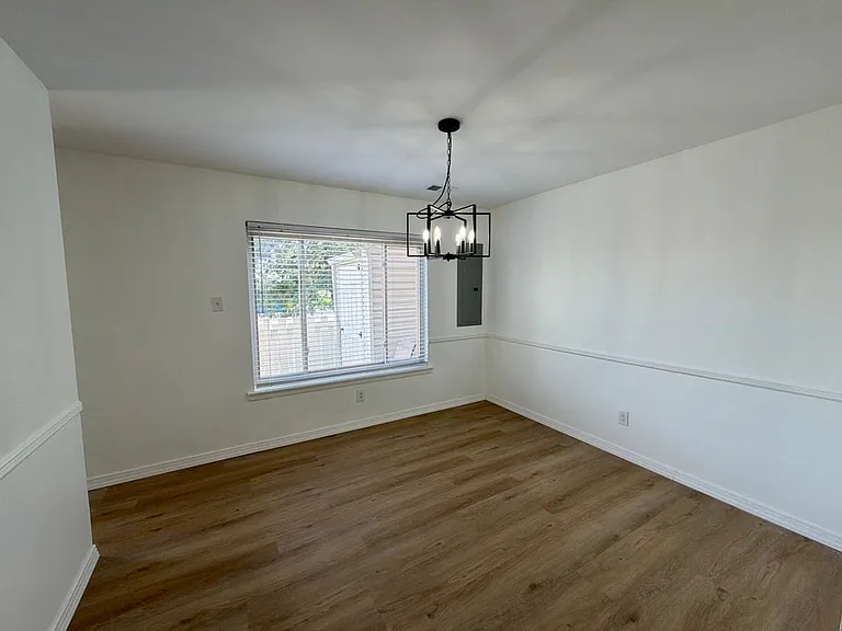 605 Cobble Creek Curv — Photo 10