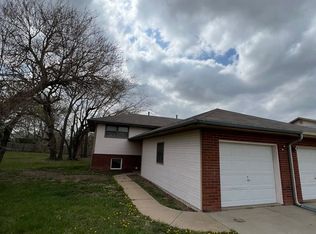 324 S Kiowa Ct, Junction City, KS 66441