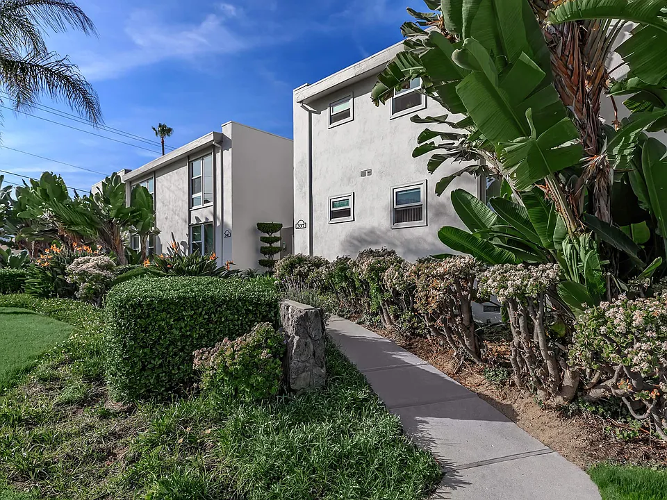 Sea Breeze Beach Apartments