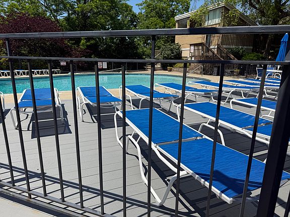 3rd image of 111 Winding Way Unit L