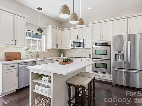 4th image of 1210 Gold Rush Ct