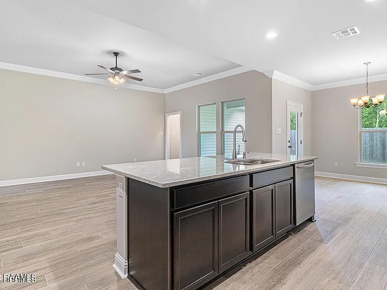 211 Sparrowhawk St — Photo 5
