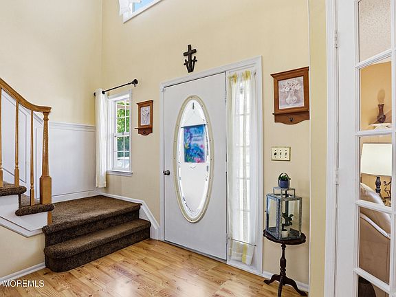 5th image of 129 Hamlet Court