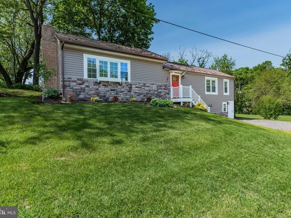 16 Wood Ln, Carlisle, PA 17013