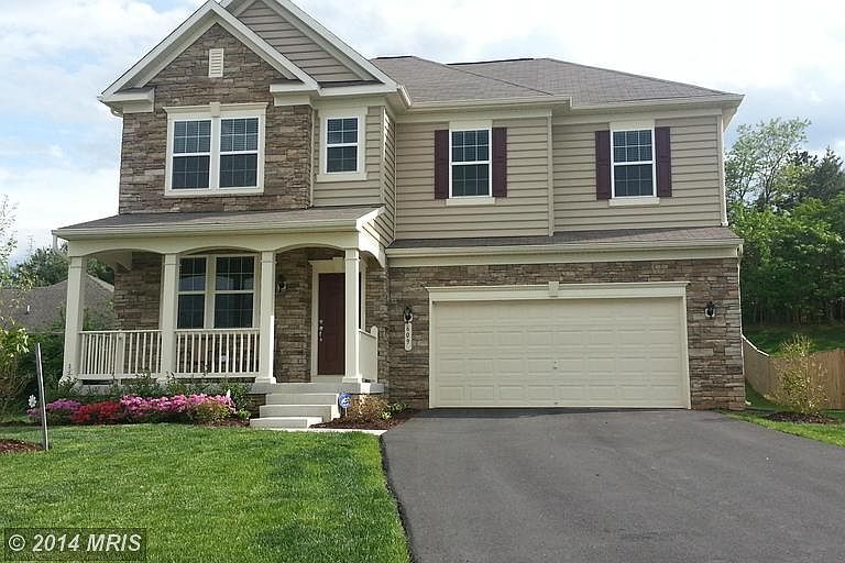 1st image of 609 Lake Dr