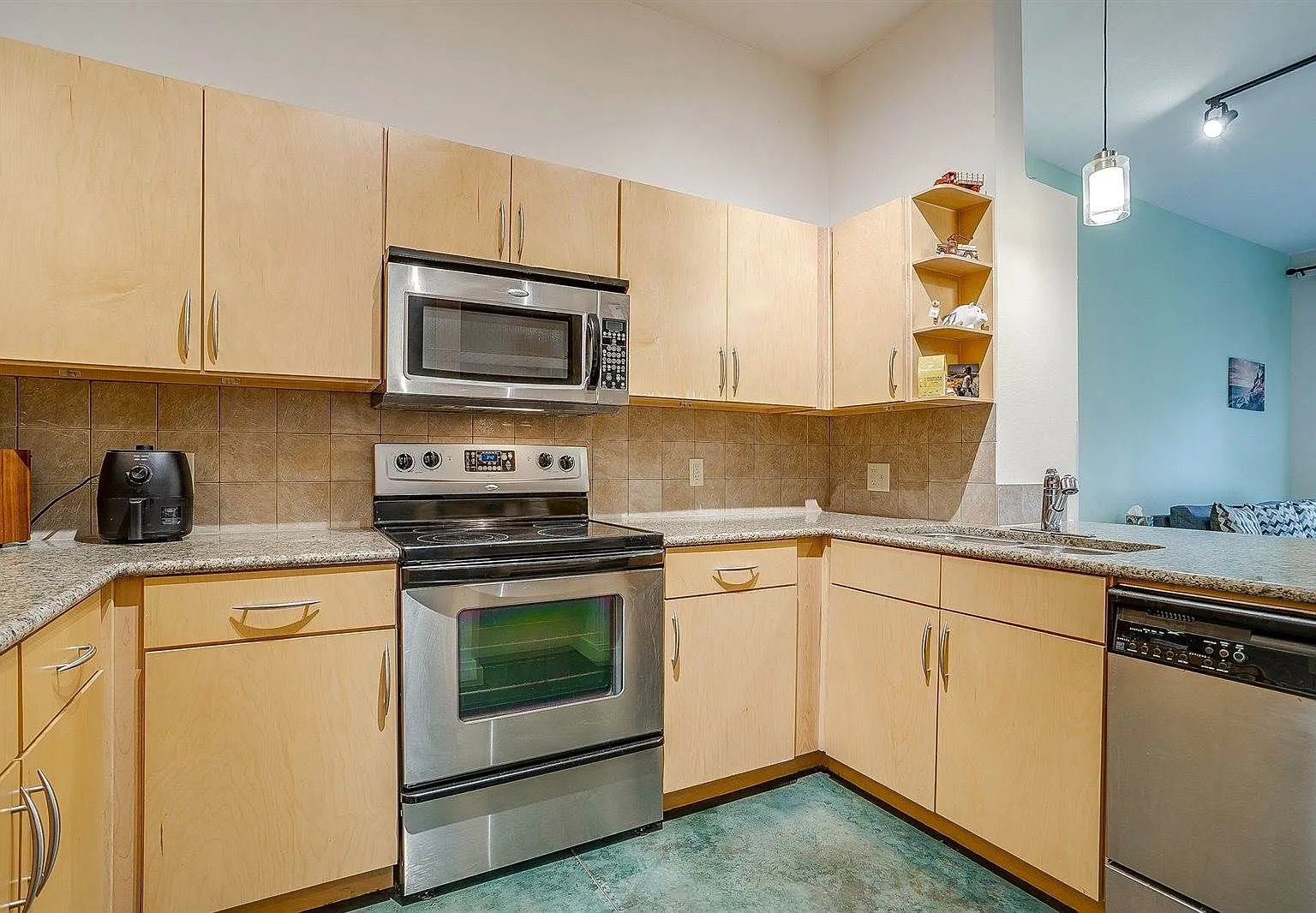 1 bed, 778 sqft, $1,650 — Photo 4