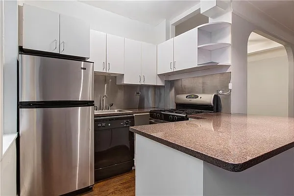 Rented by Douglas Elliman | media 10