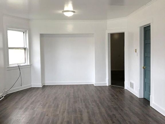 4th image of 3818 Hemlock St Floor 1
