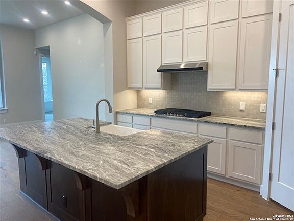 2nd image of 213 Rainwater Creek