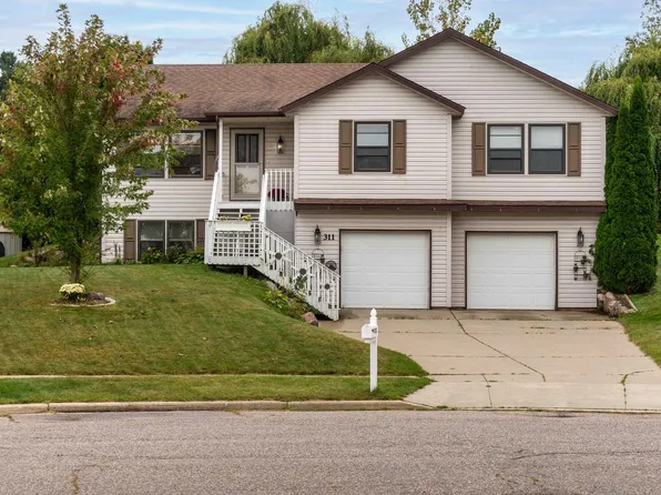 311 Spruce Ct, Baraboo, WI 53913