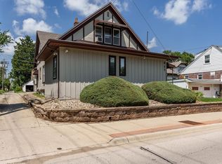 611 Auburn St, Rockford, IL 61103