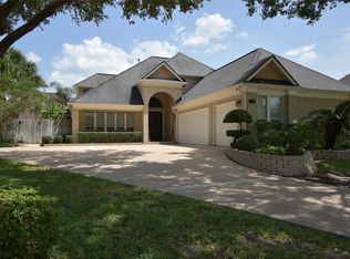 108 Del Mar St, Kemah, TX 77565